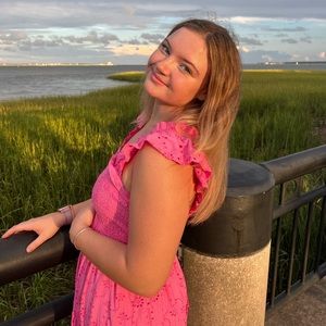 Meet your Posher, Ella